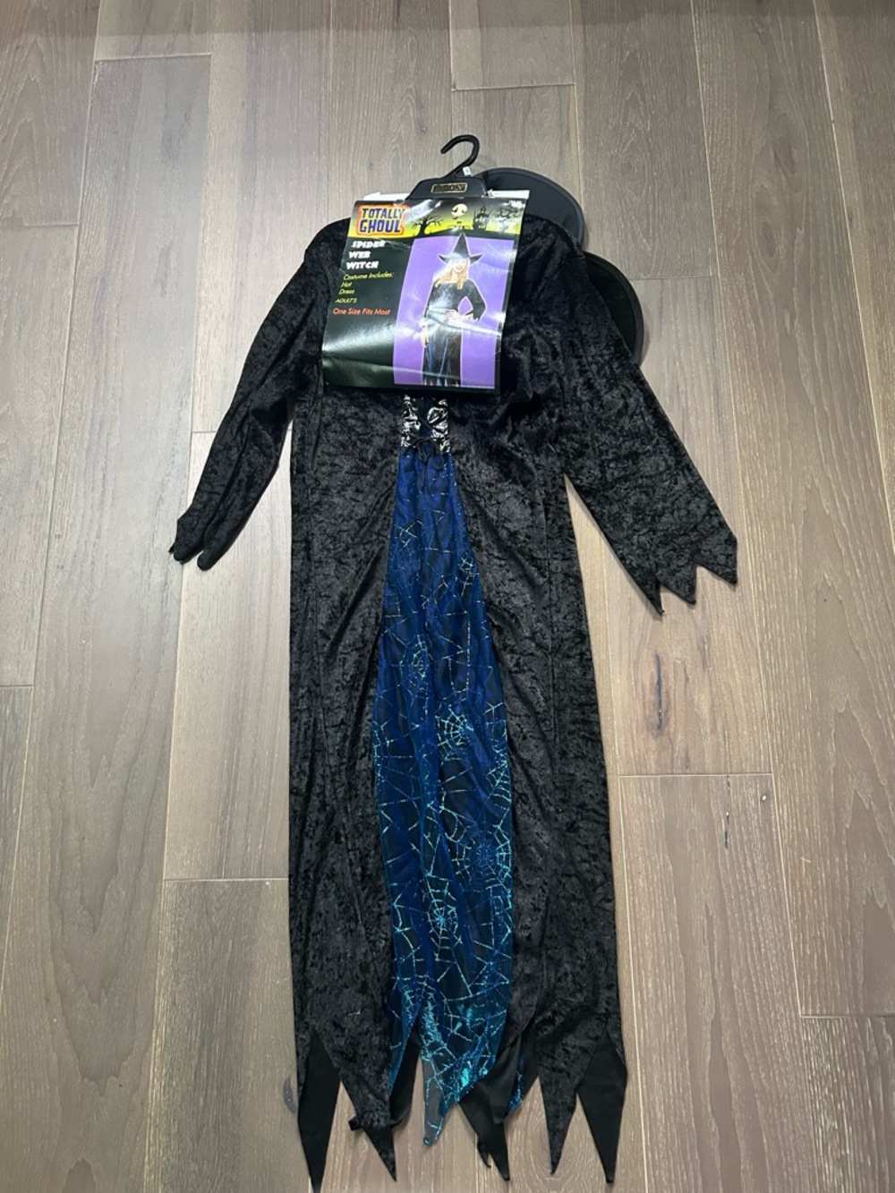 Totally Ghoul vintage  spider web witch. NWT one size(hs)